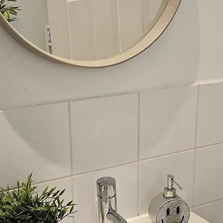 Ivona Small Apartment Bristol